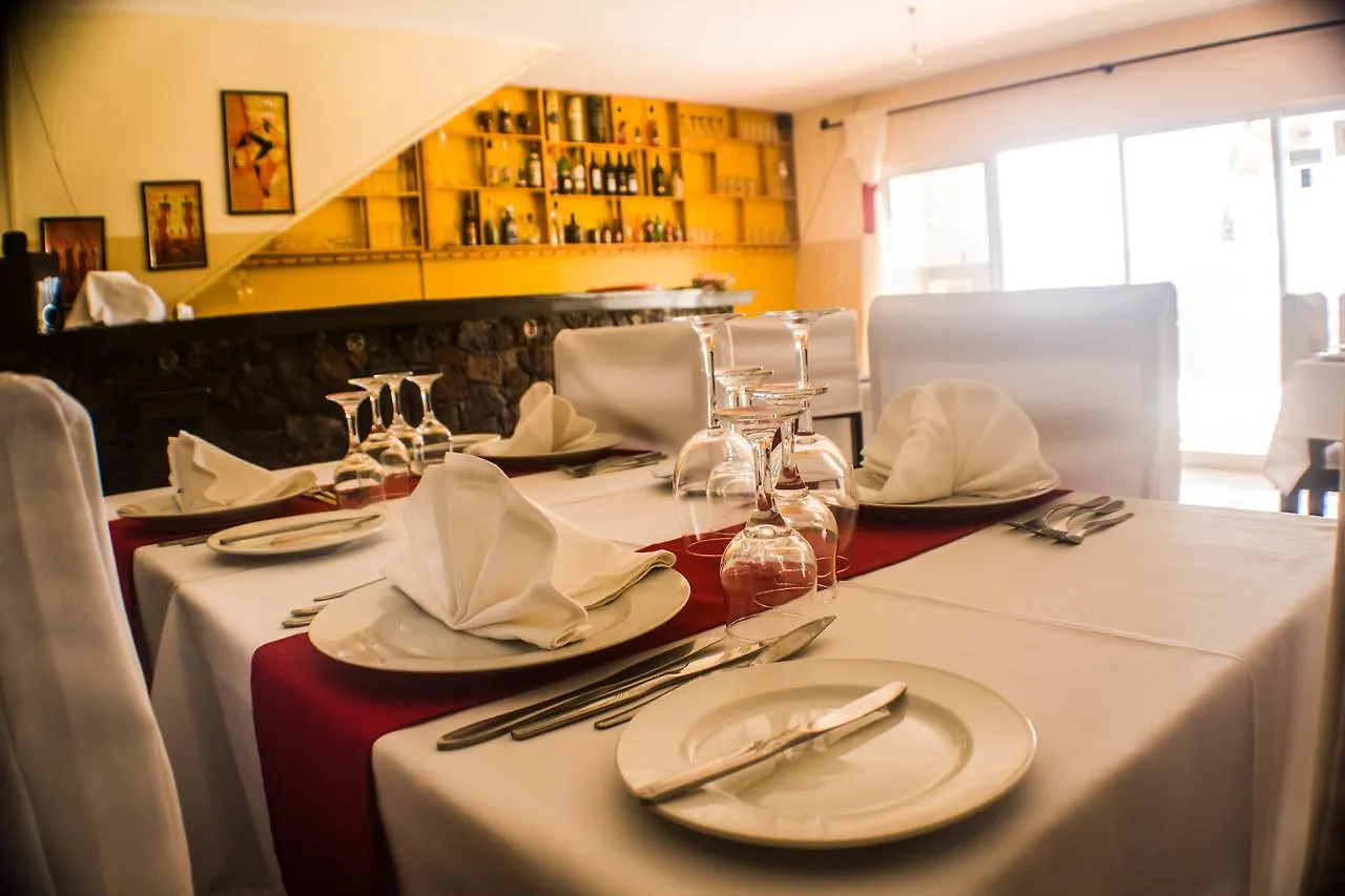 Baia Guest House Baia das Gatas Bed & Breakfast
