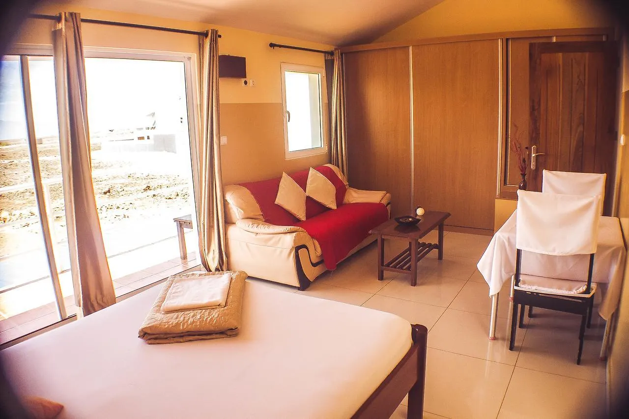 Baia Guest House Baia das Gatas Bed & Breakfast
